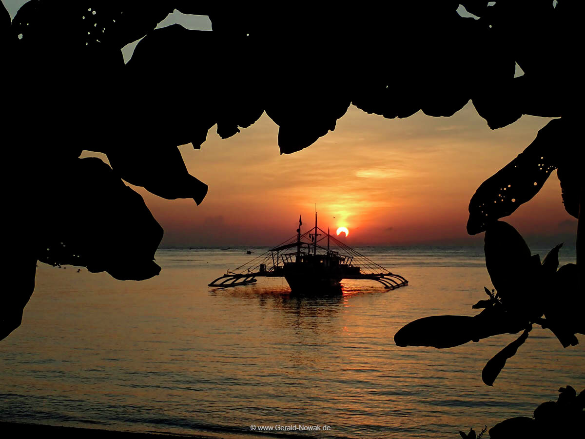 Bangka at sunrise in Negros